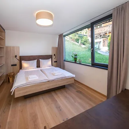 Apartman Sunny In- Out *