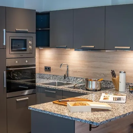 Апартаменты Sunny In - Out - Self Check-in Целль-ам-Зе