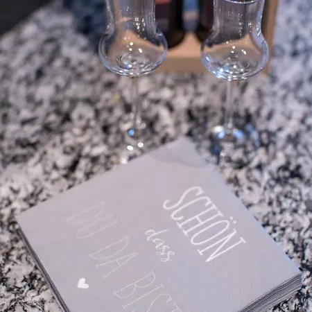 Sunny In - Out - Self Check-in Апартаменты