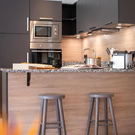 Sunny In - Out - Self Check-in Апартаменты *