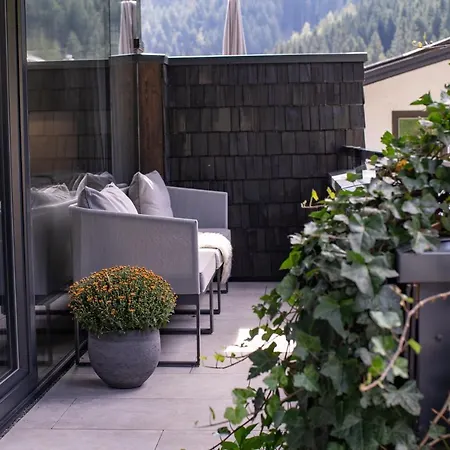 Sunny In - Out - Self Check-in