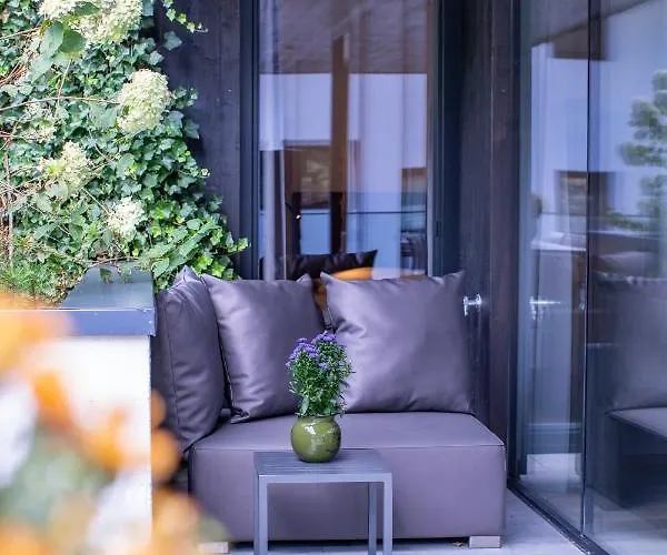 Sunny In - Out - Self Check-in