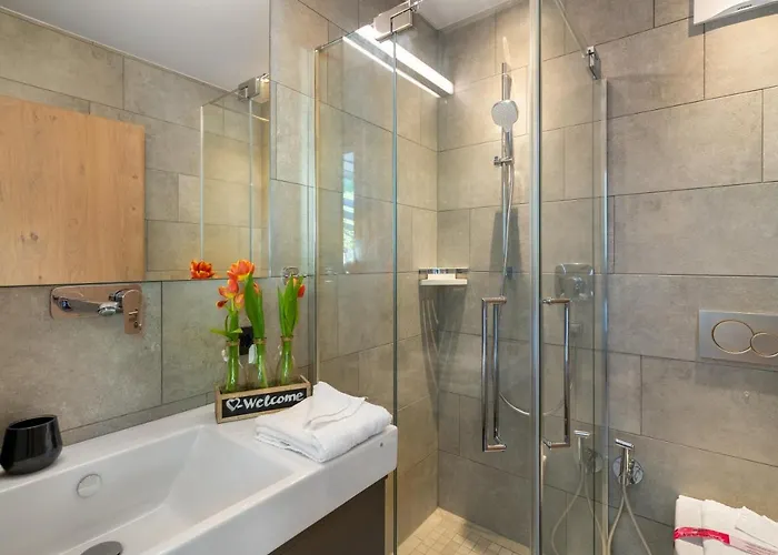 Sunny In - Out - Self Check-in